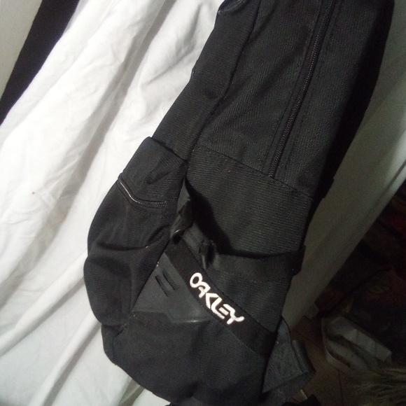 Official Oakley men's bookbag - Picture 3 of 5